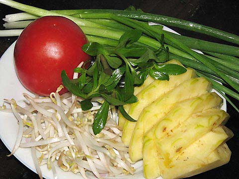 Dứa và các loại rau cho món canh mực